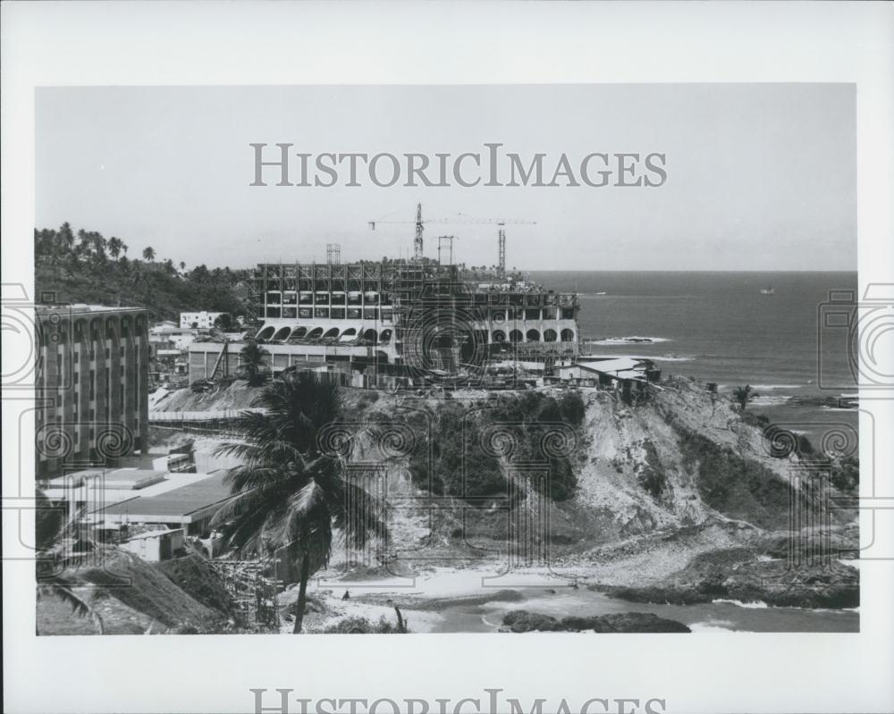 Press Photo Bahia Brazil In Othon Palace Hotel Overlooking Atlantic - Historic Images