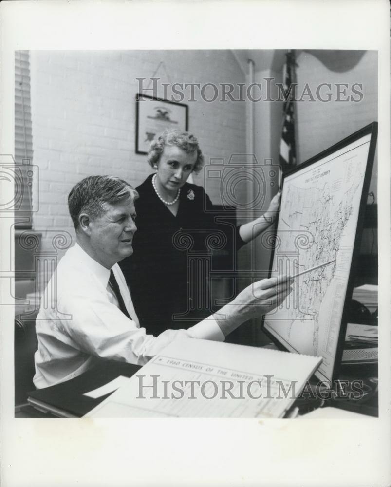 1960 Press Photo Dr. Robert W. Burgess Miss Helen B. White Census Bureau - Historic Images