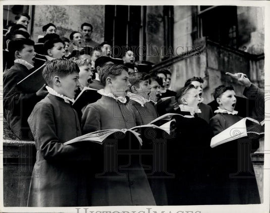 1953 Press Photo Choirboys Rehearse For Coronation, Addington Palace - Historic Images
