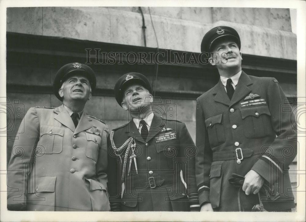 1953 Press Photo Sir William Dickson, Francis Griswold, M Costello - Historic Images