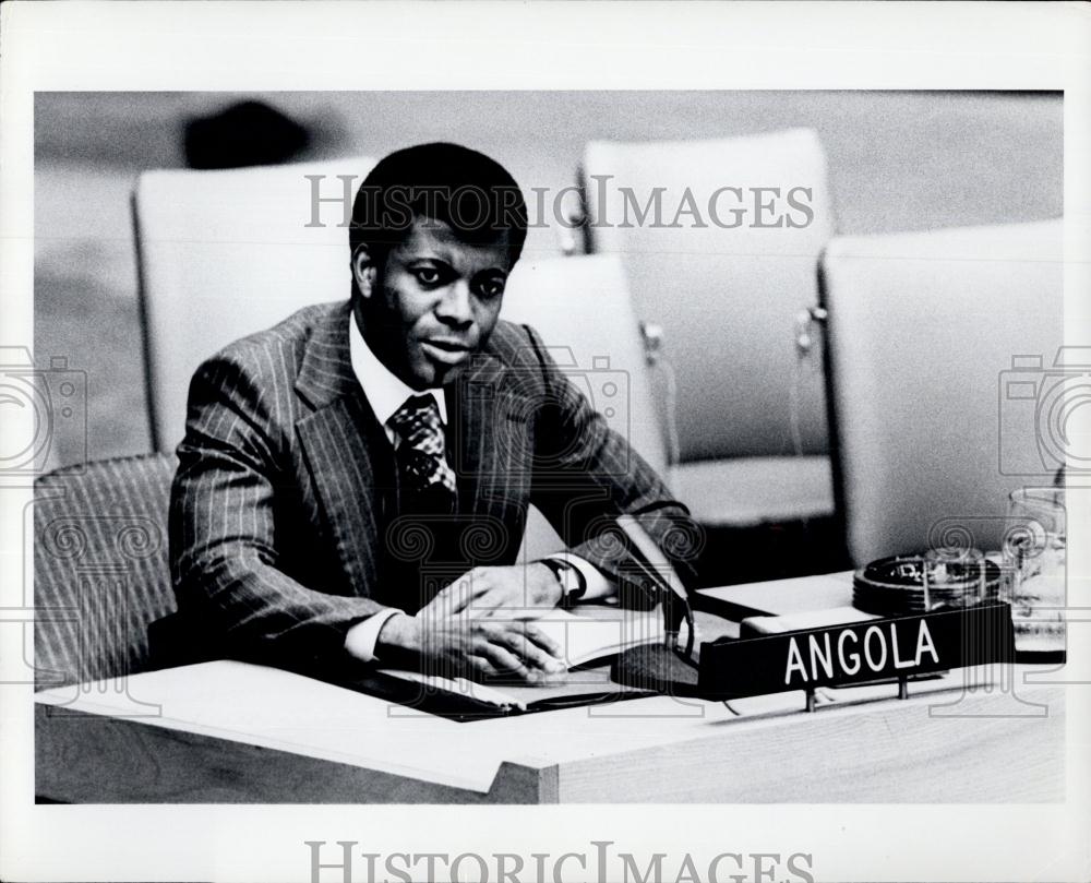 1977 Press Photo Angola Elisio De Figueirido, UN Security Council meeting - Historic Images