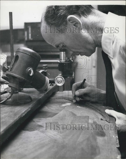 Press Photo London Reports OF Crime Wave For Scotland Yard-Fingerprint Files - Historic Images
