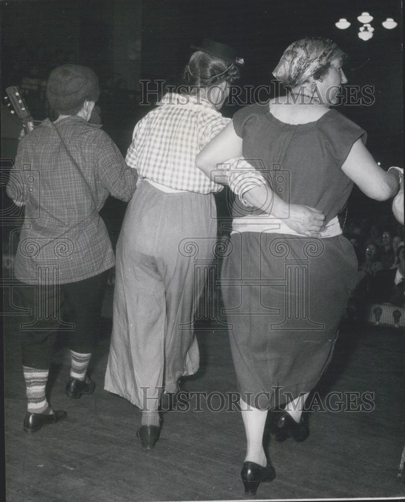 Press Photo Mrs Mopps Ball, Charladies of London - Historic Images