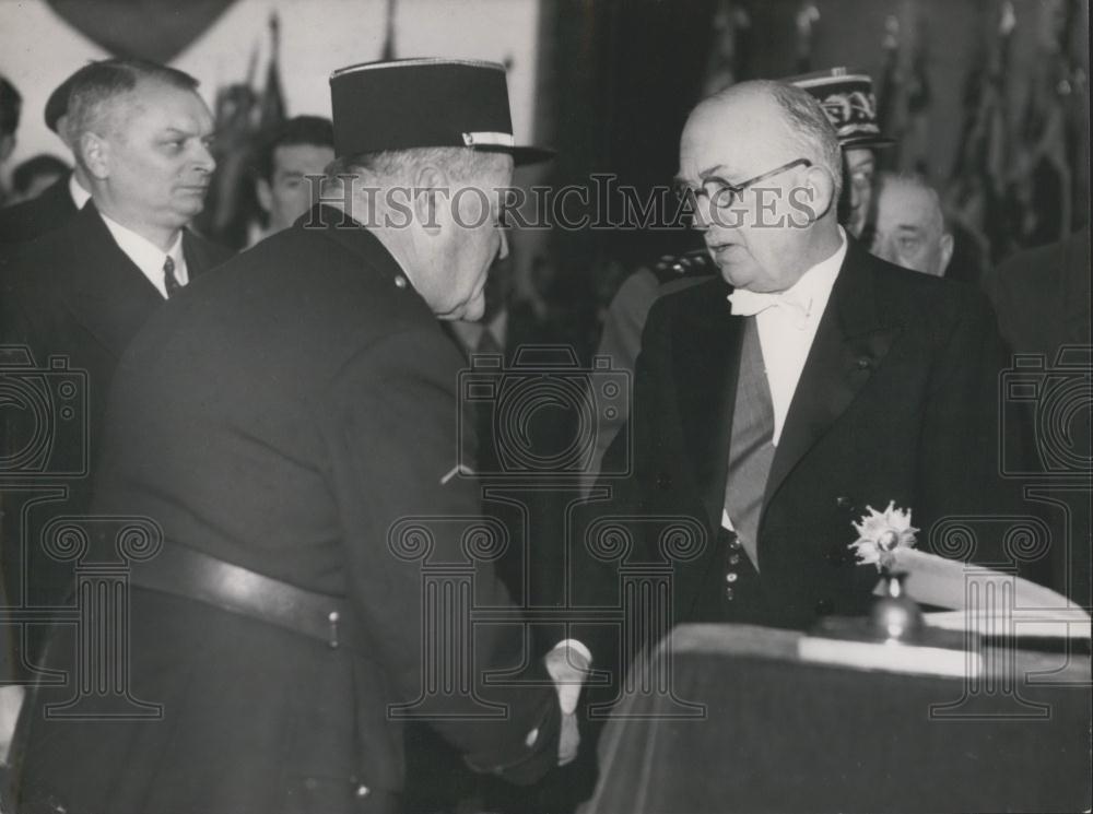 1953 Press Photo Armistice Day Celebrations in Paris; President Auriol - Historic Images