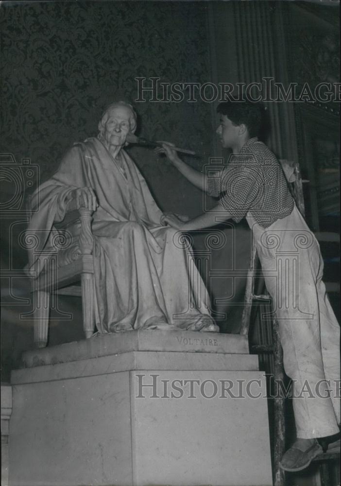 1957 Press Photo Comedie Francaise has Annual Cleaning - Historic Images