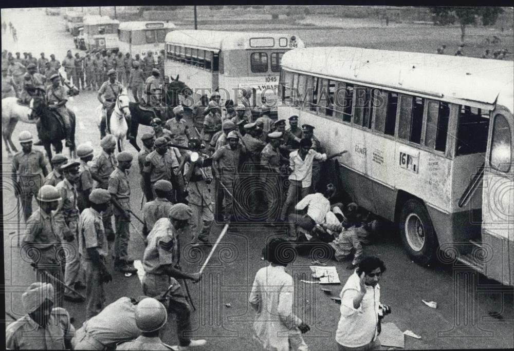 1973 Press Photo 'Anand Margis' demonstrators in India - Historic Images