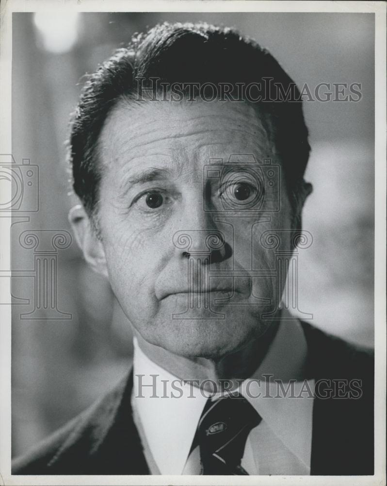 1982 Press Photo Casper Weinberger U.S. Secretary Defense New York Press Conf. - Historic Images