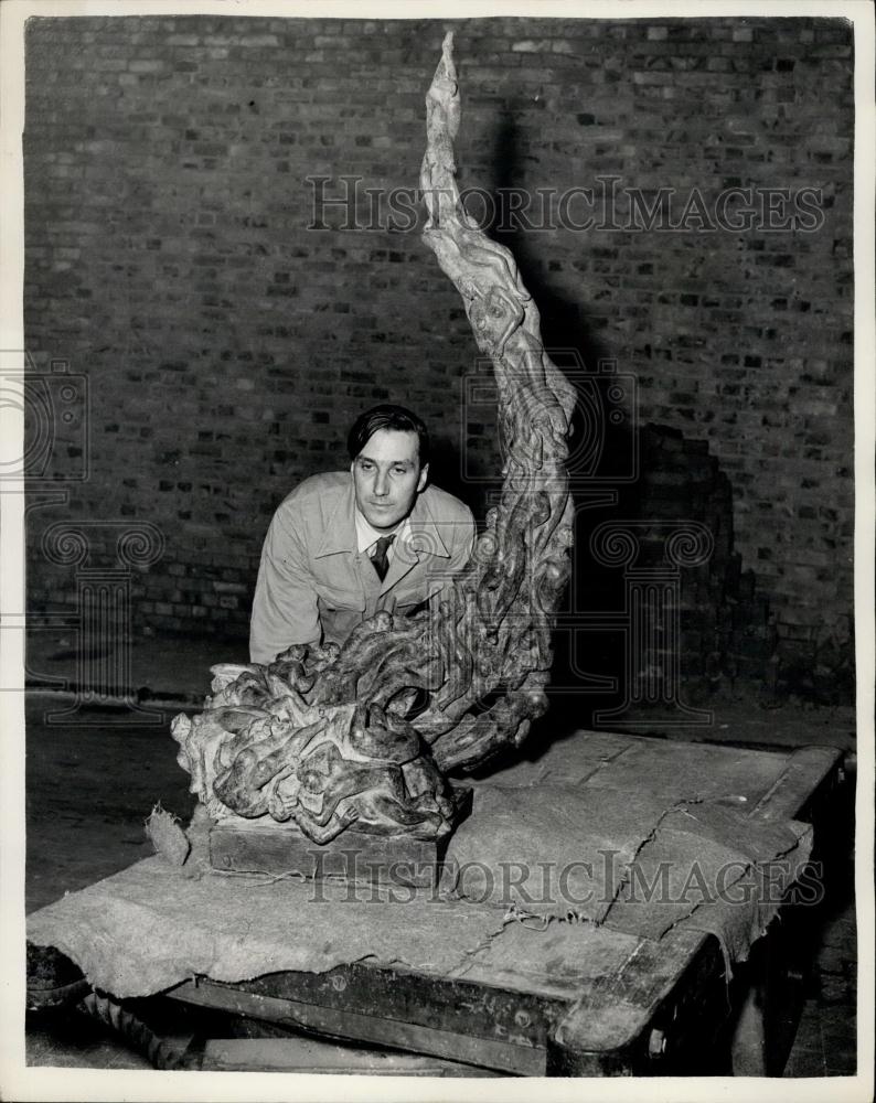 1953 Press Photo "Reincarination" a slate colour plaster work by Mrs.Eva Castle - Historic Images