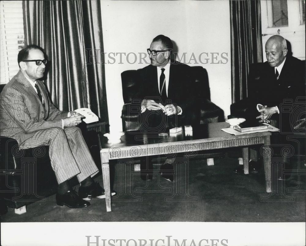 1969 Press Photo Assistant Secretary General of the Arab league vists Jordan - Historic Images