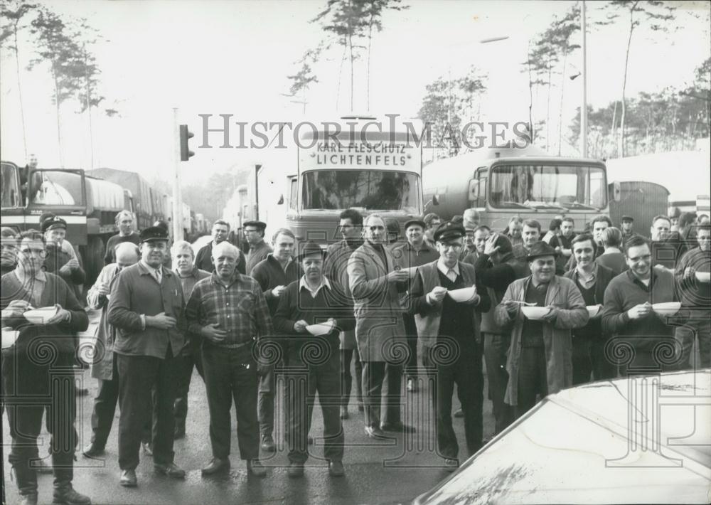 1970 Press Photo East, West Germany Border Crossing - Historic Images