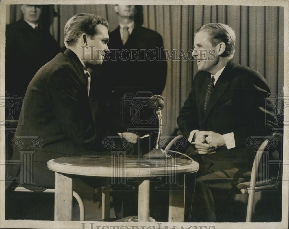 1957 Press Photo Sir John Harding ,Retiring Governor Of Cyprus - Historic Images