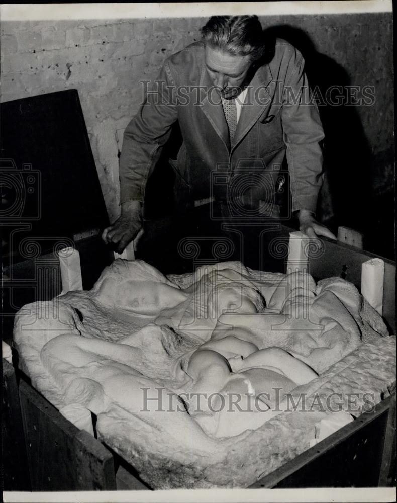 1966 Press Photo Mr. George Tuck at the Royal Academy - Historic Images