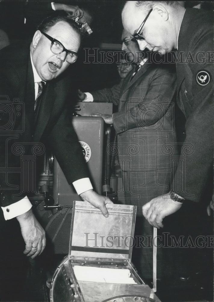 1962 Press Photo German Minister of Post Offices Mr Stucklen - Historic Images
