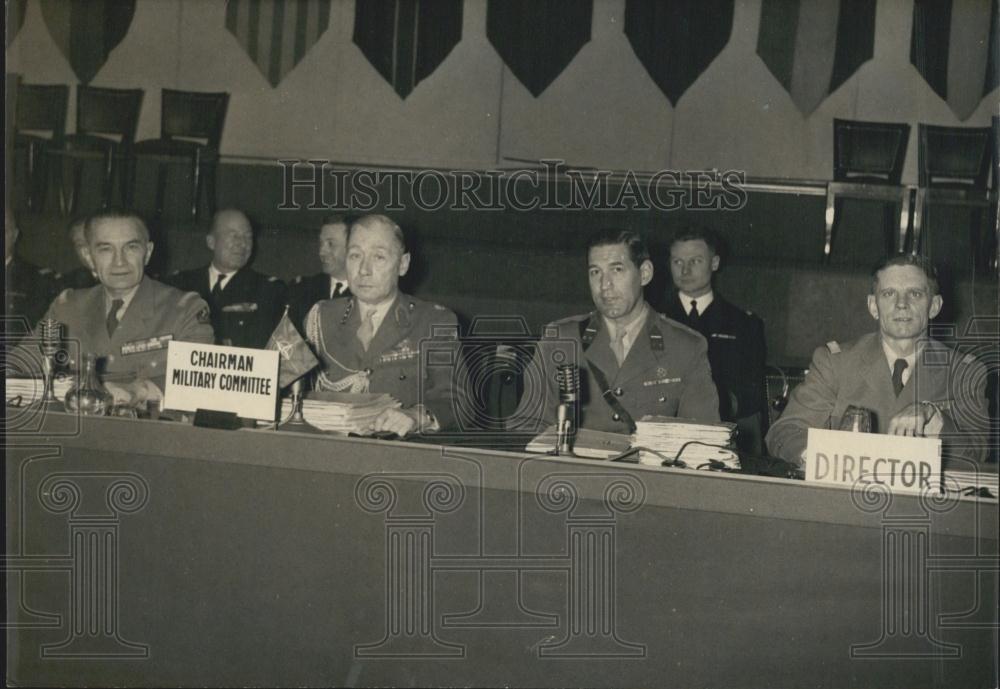 1957 Press Photo 15 Chiefs Of Staff Meet In Paris For NATO Summit Meeting - Historic Images