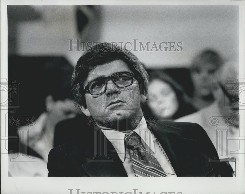 1975 Press Photo CIA Director Lawyer Mitchell Rogovim - Historic Images