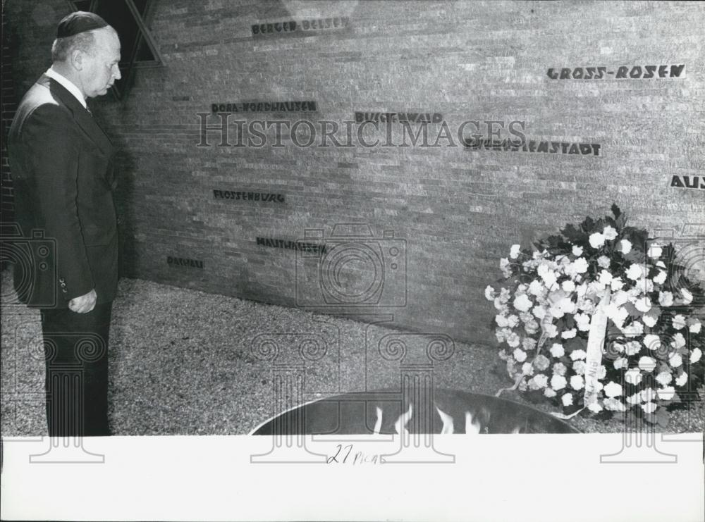 Press Photo Israeli Prime Minister Itzchak Rabin Visits Germany Memorial Tablet - Historic Images