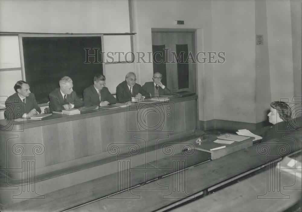 1959 Press Photo Madame Georgette Soustelle Presenting Doctor&#39;s Thesis Sorbonne - Historic Images