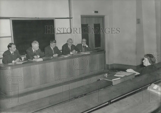 1959 Press Photo Madame Georgette Soustelle Presenting Doctor's Thesis Sorbonne - Historic Images