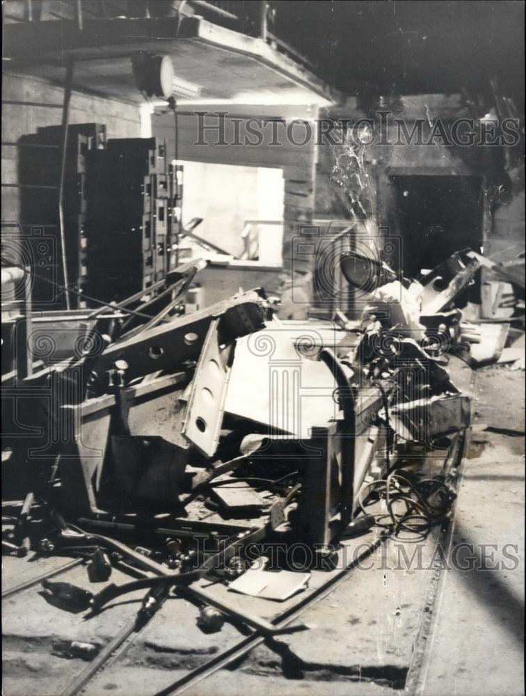 1972 Press Photo Cablecar Crashed - Historic Images