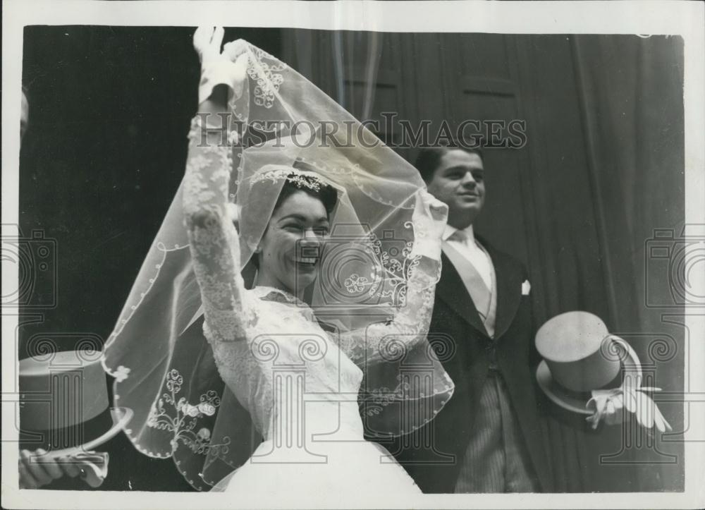 1957 Press Photo TV Script Writer Nicholas Baker Marries Dancer Senorita Manley - Historic Images