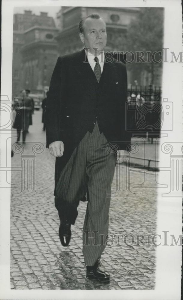 1958 Press Photo Malik, The Soviet Ambassador, Arrives For Funeral Service - Historic Images