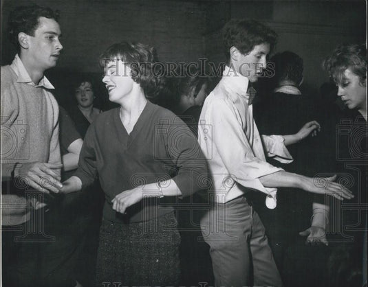 Press Photo Dancer's at Cy Laurie's - Historic Images