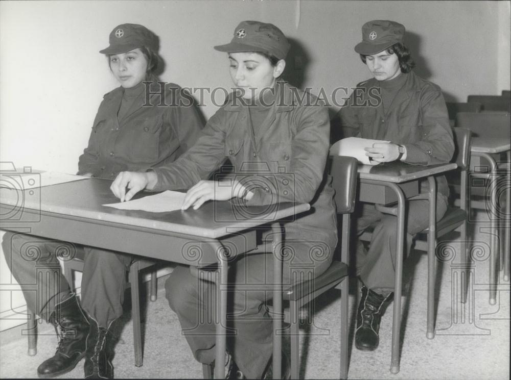 Press Photo First Woman Soldiers Of The Greek Army - Historic Images