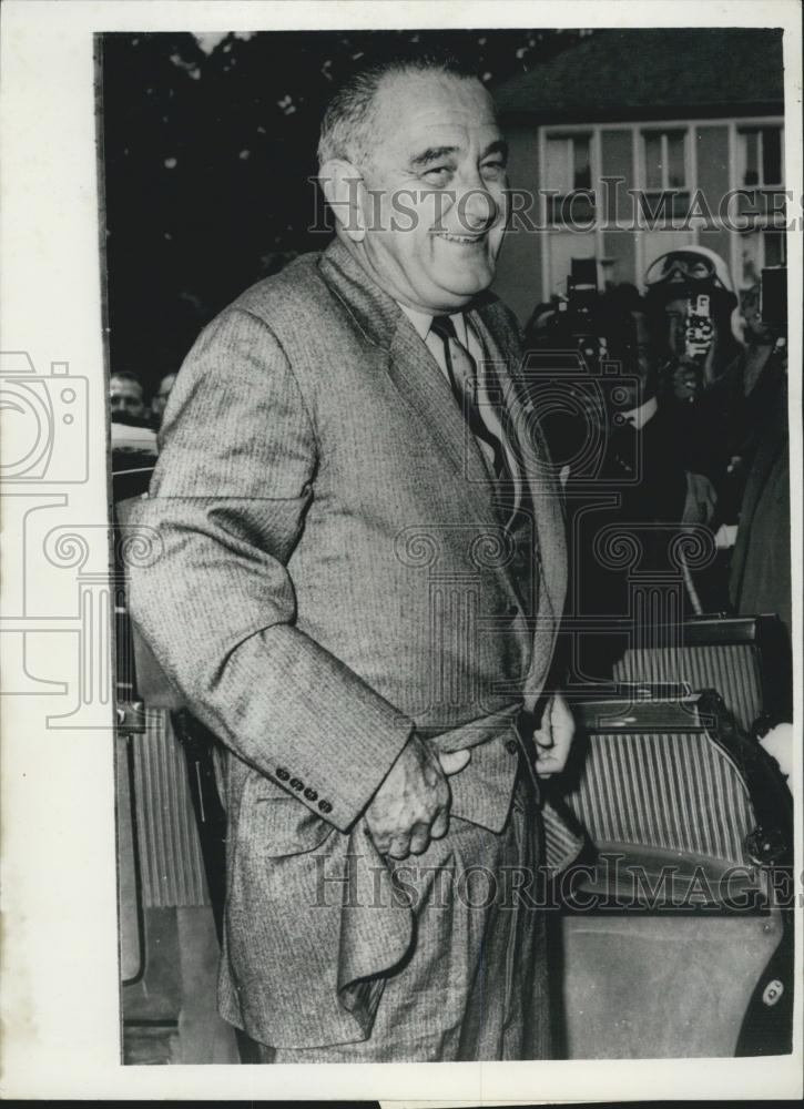 1963 Press Photo Lyndon Johnson During Bonn Germany Visit Sworn In-Helicopter - Historic Images