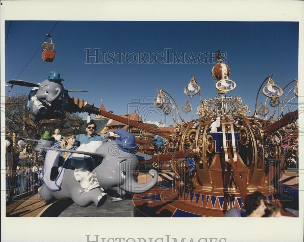 Press Photo Flying Elephant attraction in Fantasyland of the Magic Kingdom - Historic Images