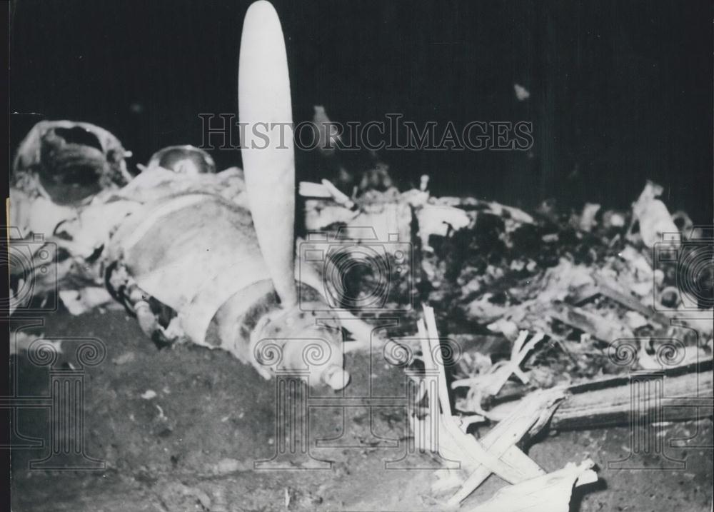 1959 Press Photo Plane Explosion Wreckage Voltigeur Test Pilot Carpentier Dead - Historic Images