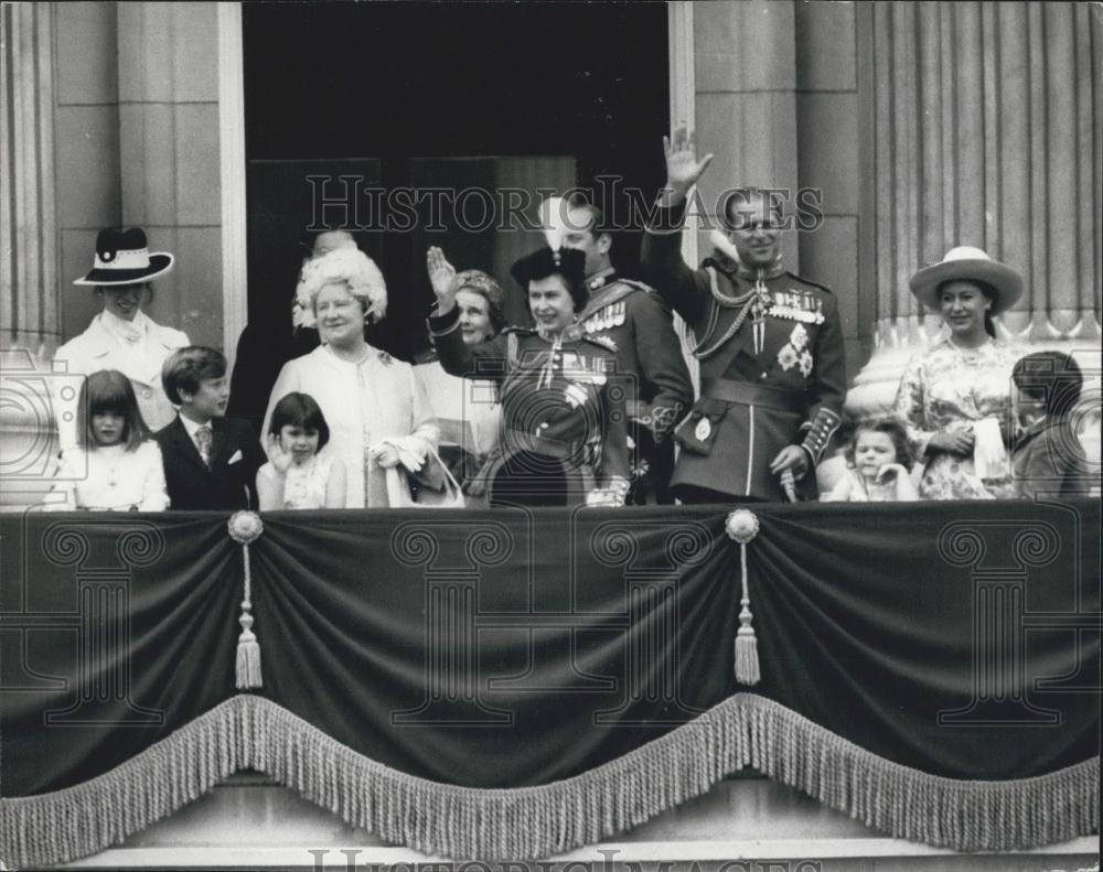 1971 Press Photo Queen Elizabeth, Princess Anne and Margaret, Duchess Gloucester - Historic Images