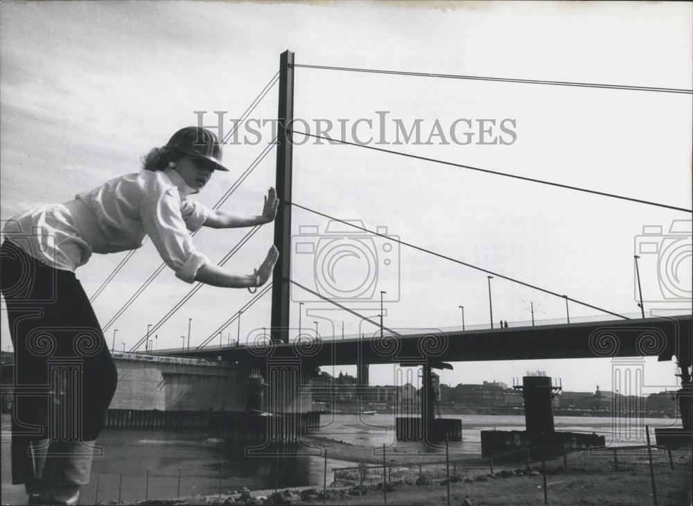 Press Photo Oberkasseler Rhine bridge in Dusseldorf to be Shifted - Historic Images