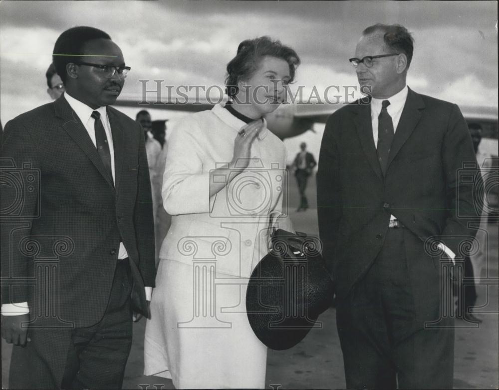 1966 Press Photo British Woman envoy arrives in Kenya - Historic Images