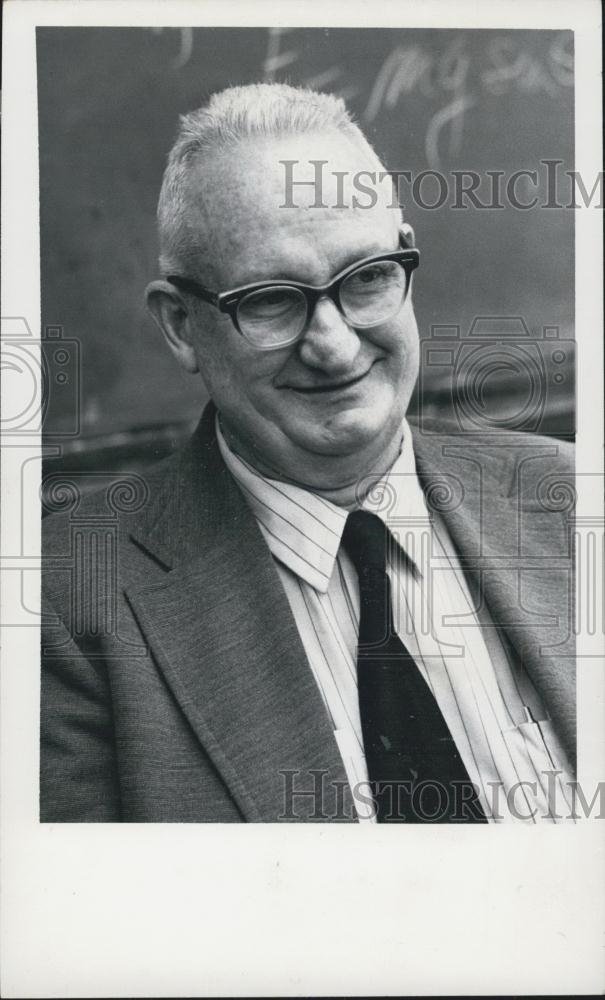 1975 Press Photo James Rainwater, Nobel Prize in Chemistry - Historic Images