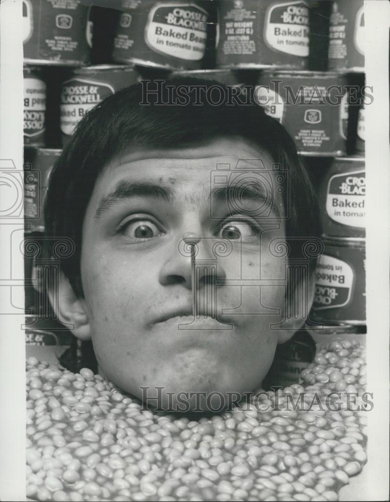 Press Photo Clive Newton, Eton Wick Youth Club's Boy Bean King - Historic Images