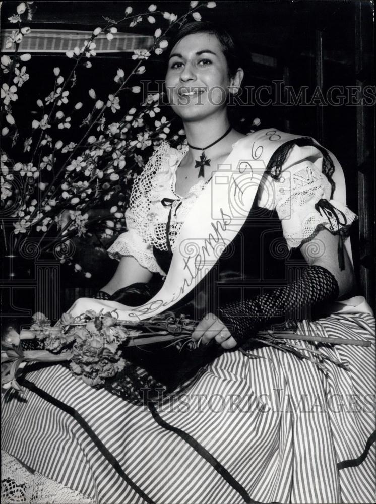 1968 Press Photo Miss Spring Seamstress Andree Mistelli - Historic Images