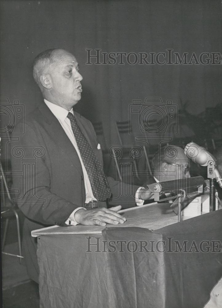 1958 Press Photo M. Pineau former Foreign Secretary leading socialist - Historic Images