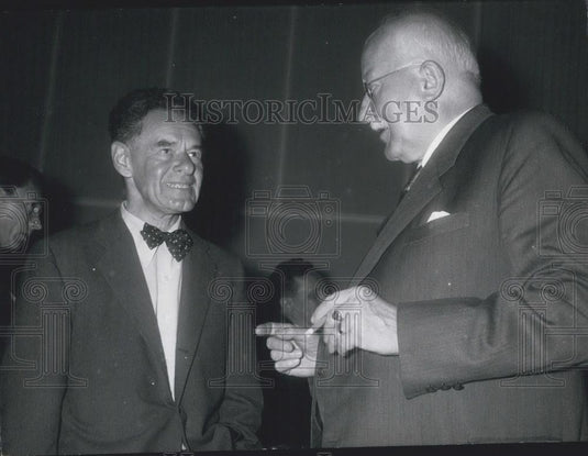 Press Photo Prof. Fritz Lipmann & Prof. Dr. H. Staudinger - Historic Images