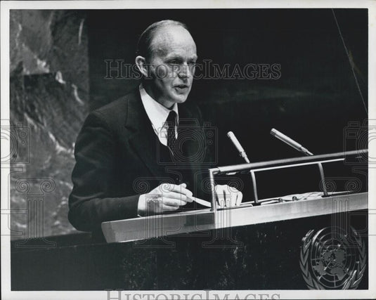 1979 Press Photo Michael O'Kennedy, Ireland - Historic Images