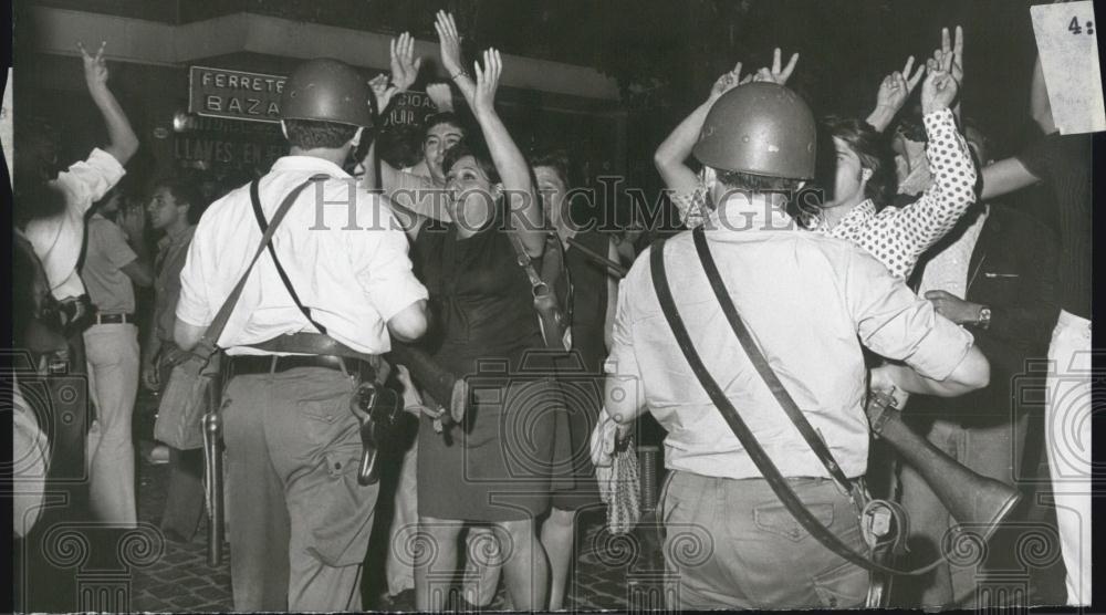 1993 Press Photo Military Authorities did not Allow Demonstrations to Impose - Historic Images