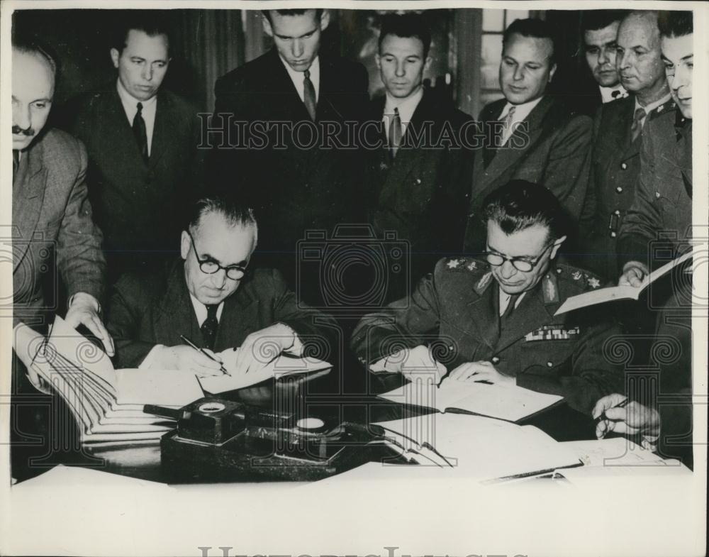 1953 Press Photo General Gerogiannis Greek Army Staff Chief Bulgarian Delegation - Historic Images