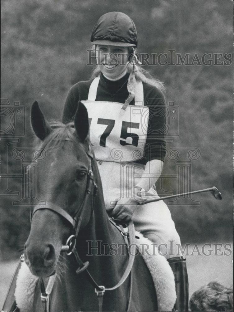 1971 Press Photo Princess Anne is back in the Saddle - Historic Images