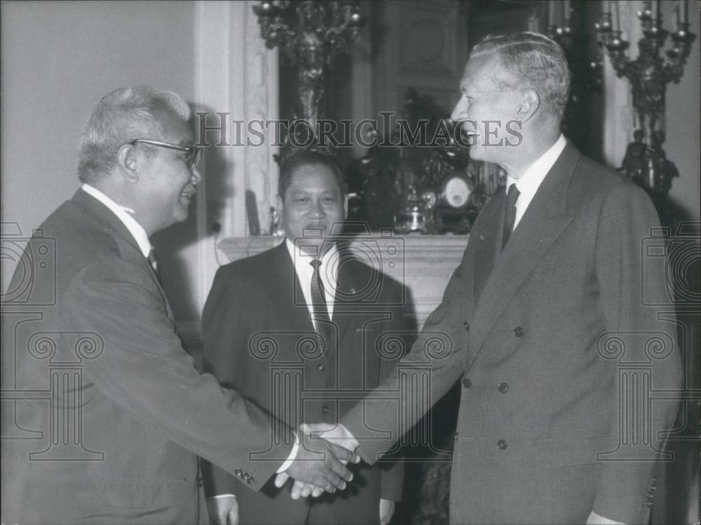 1964 Press Photo Laotian Prince Boum Oum, French Foreign Minister - Historic Images