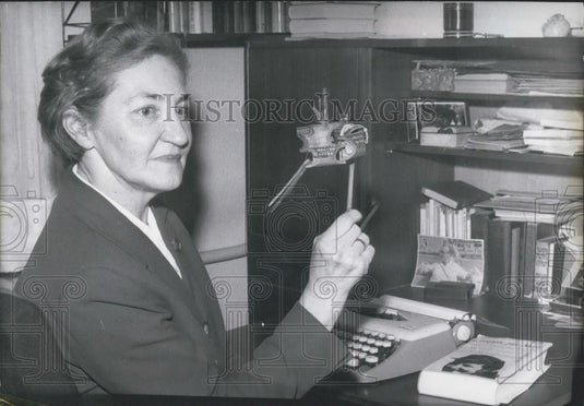 1965 Press Photo Author of "Ich Kampfte Fur Mao" Dr. Anna Martens - Historic Images