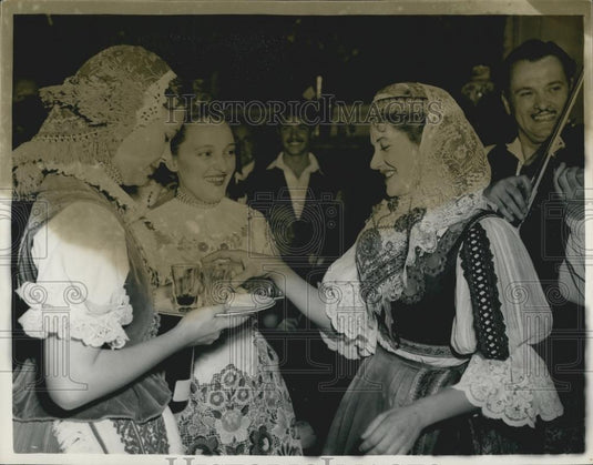 1956 Press Photo Members Hungarian Song Dance Company Wedding Torma Meszaros - Historic Images