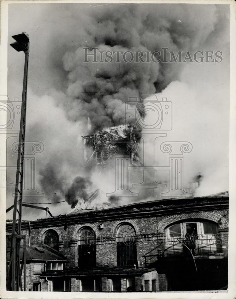 1953 Press Photo Danish Shipbuilding Factory Burned Out In Copenhagen - Historic Images