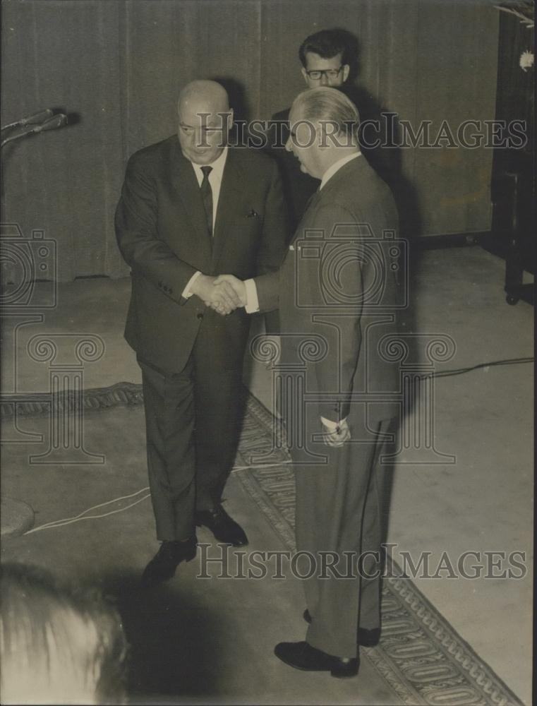 1965 Press Photo Prime Minister Pompido welcomes Polish President Cyrankiewicz - Historic Images