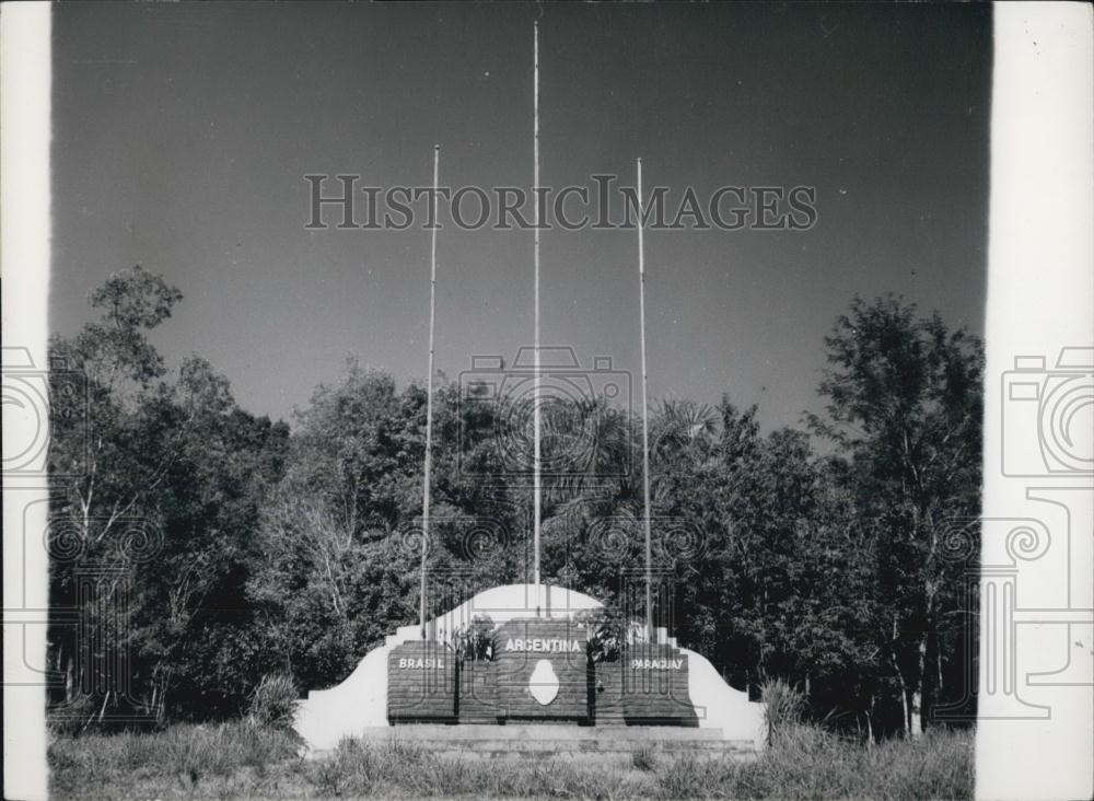 Press Photo Three South American State combine in Afrontier Monument: - Historic Images