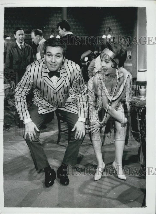 Press Photo Dawn Addams, Sydney Chaplin - Historic Images