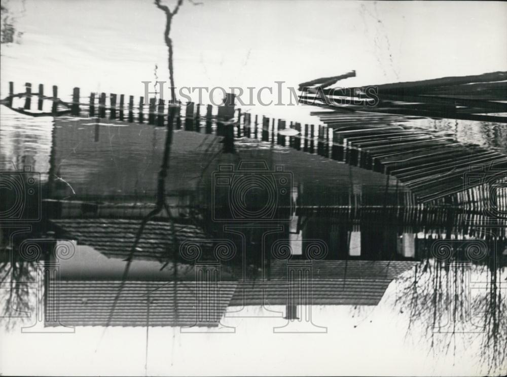 1955 Press Photo Rot-Burr-dwellings of the city of Uim flooded - Historic Images